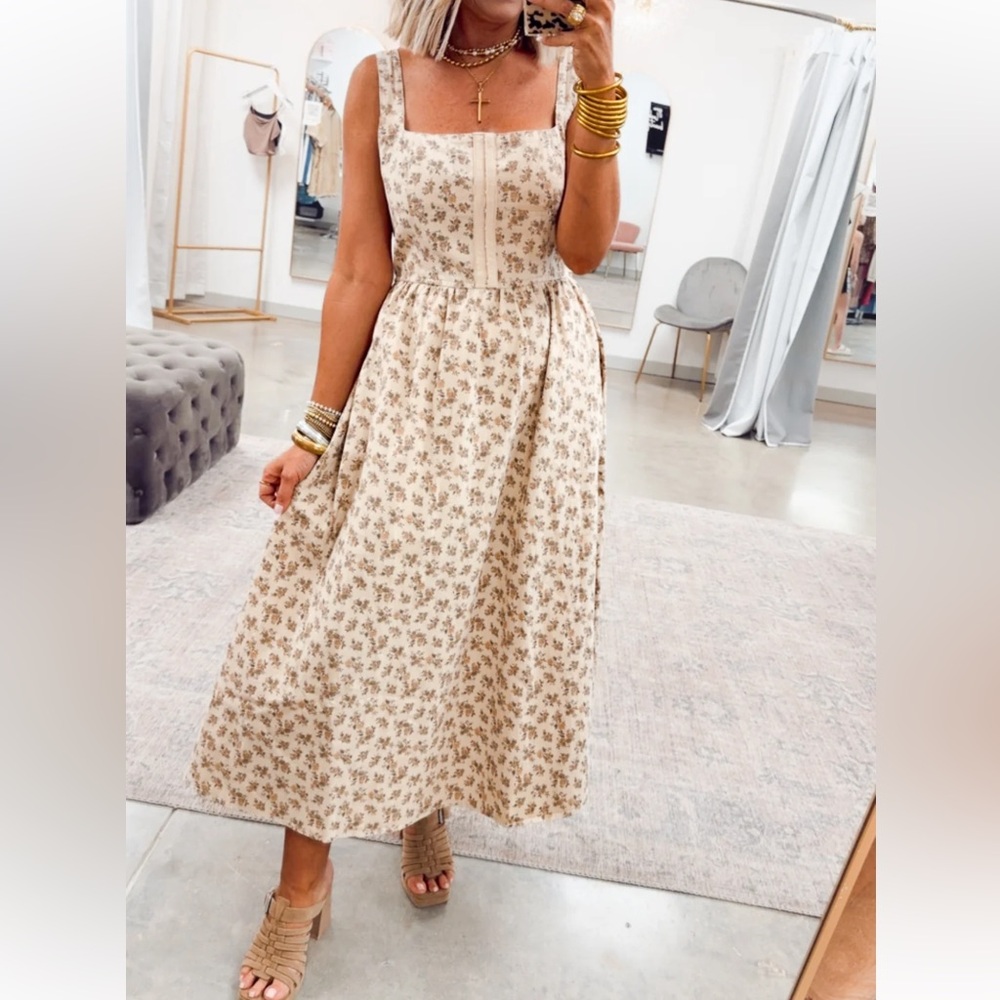 NWOT Moon River Cream and Brown Floral Midi Dress size Medium